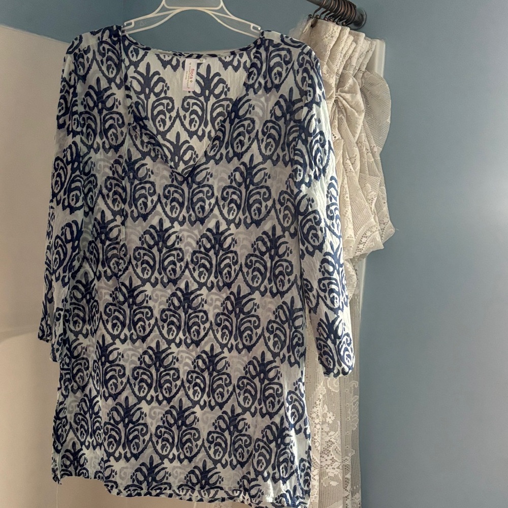 Elegant Navy Women's Tunic Top